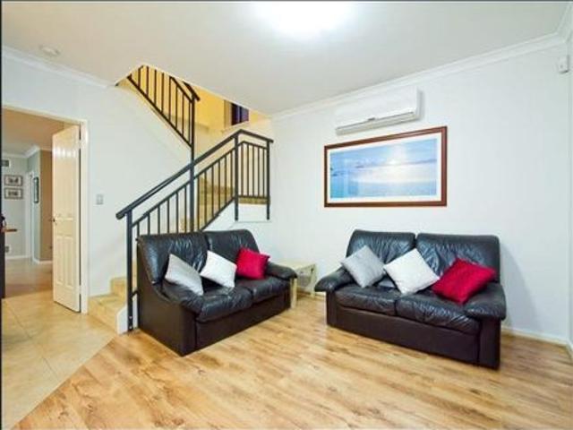 Fantastic Townhouse available now in Rivervale! Great location