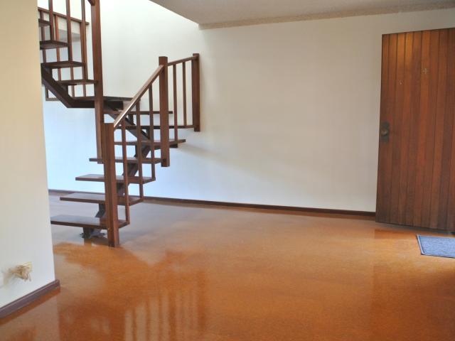 FANTASTIC TOWNHOUSE CLOSE TO UWA