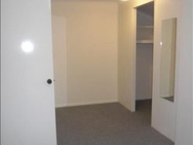 FANTASTIC TOWNHOUSE CLOSE TO UWA