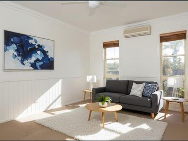 Fantastic Townhouse in a Prime Location!