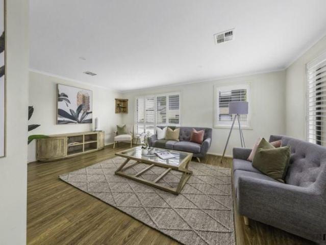 Fantastic Three Bedroom Townhouse!