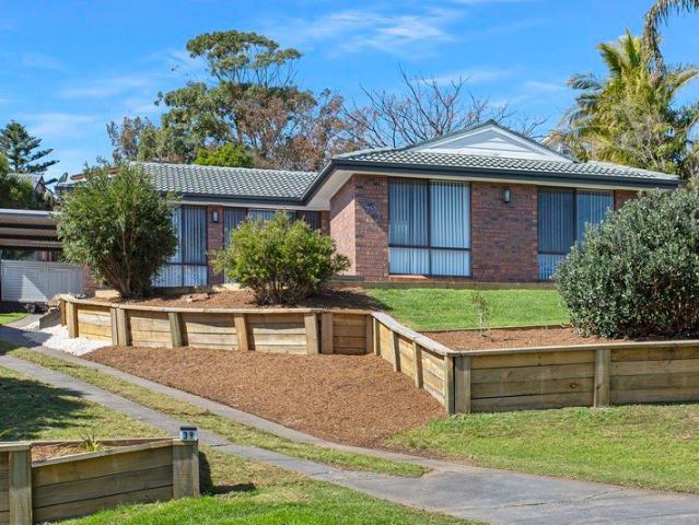 Fantastic three bedroom home in Gainsborough Estate Kiama Downs