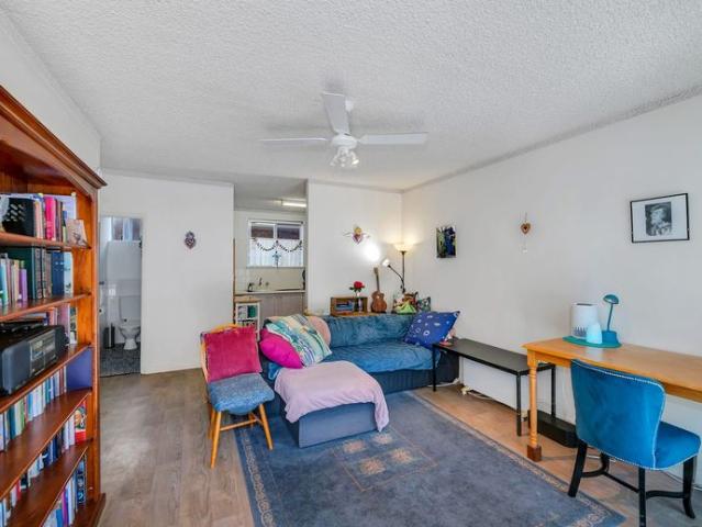 Fantastic Unit in Outstanding Location