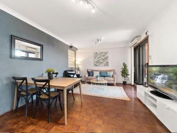 Fantastic unit in prime location