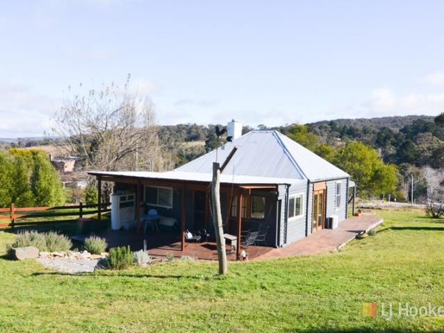 Fantastic Village Cottage on 2 Acres