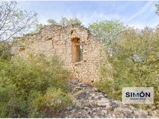 Fantástica masia a construir de tipo castillo con gran variedad de opciones a Veciana!