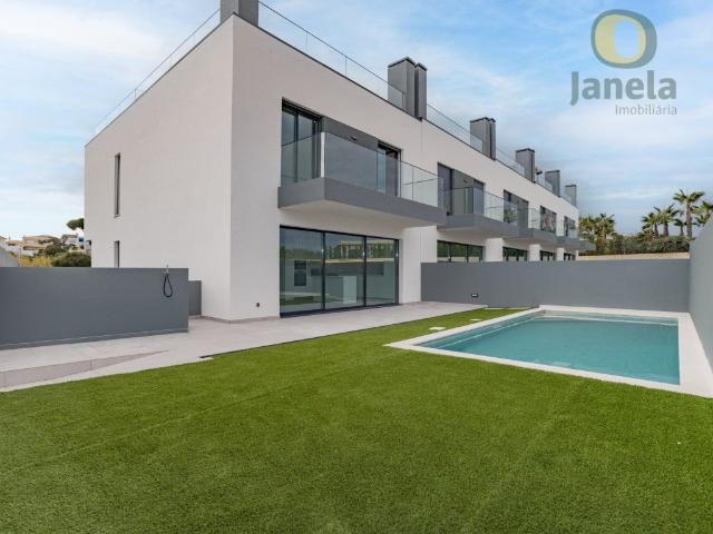 Fantástica Moradia com boa piscina e vista para a Ria Formos. 227m² Montenegro