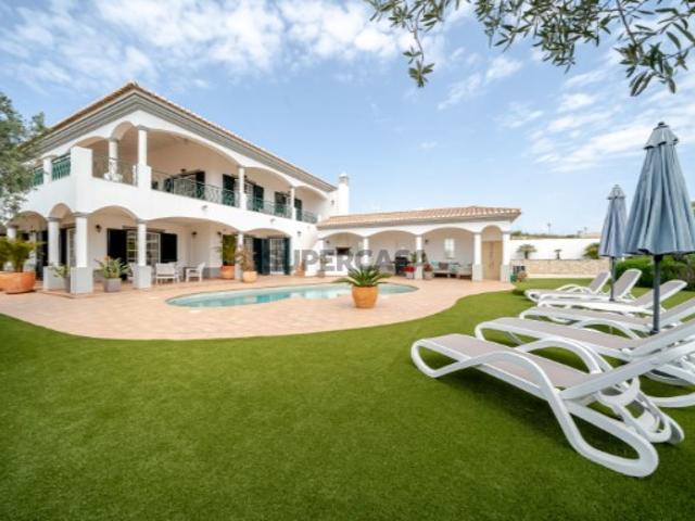 Fantástica moradia V4 com piscina no em Porto de Mós, Lagos