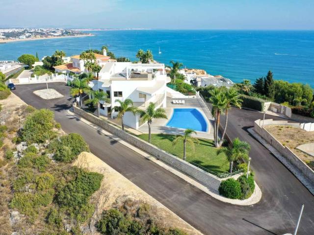 Fantástica Moradia com uma deslumbrante vista mar Albufeir. 390m² Albufeira e olhos de água