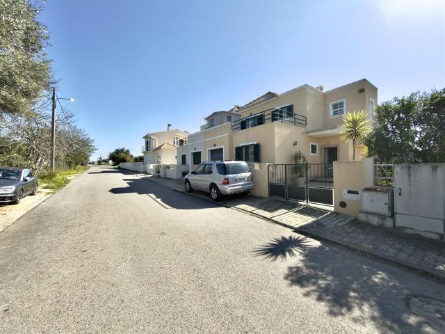 Fantástica Moradia Geminada T4 Com Piscina E Garagem 163m² Tavira Santa Maria