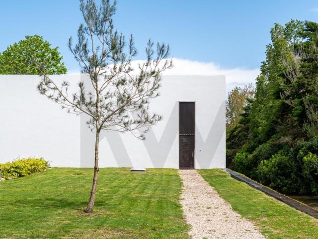 Fantástica Moradia localizada na tranquila zona da Várzea de. 610m² Agualva e Mira Sintra