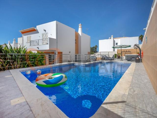 Fantástica Moradia para venda em Albufeira com piscina no ce. 157m² Albufeira Olhos de Água