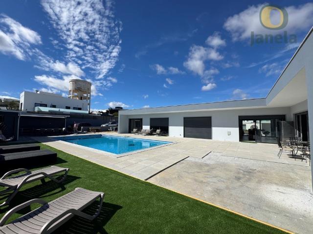Fantástica Moradia T3+1, Piscina Privada e Excelentes Áreas. 320m² Quelfes