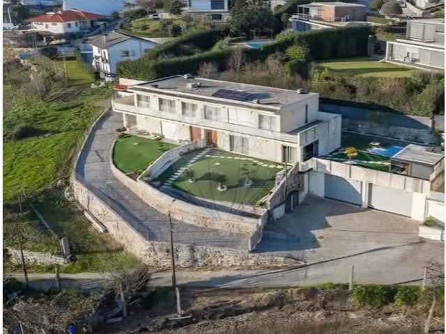 Fantástica moradia T3 0m² Abação e Gémeos