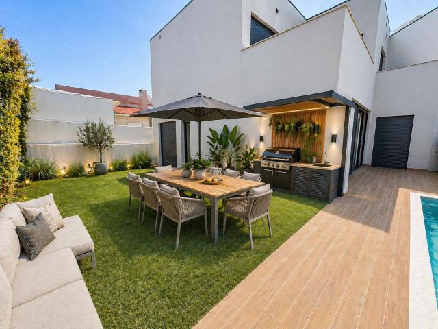 Fantástica Moradia T3 com Piscina no Zambujeiro