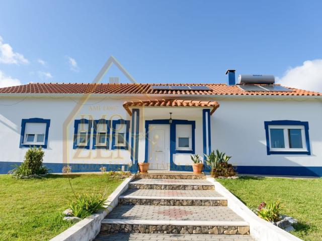Fantástica Moradia T3 de arquitetura tradicional, num lote de 15.560m2