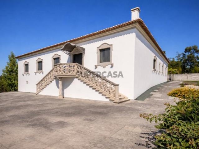 Fantástica Moradia T3 Remodelada com Piscina Concelho da Batalha