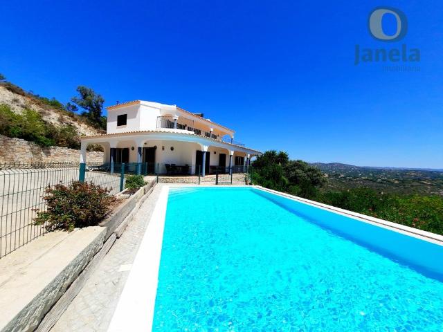Fantástica Moradia T3 + T1 com Vista Mar e Serra, Piscina e. 243m² Conceição e Estói