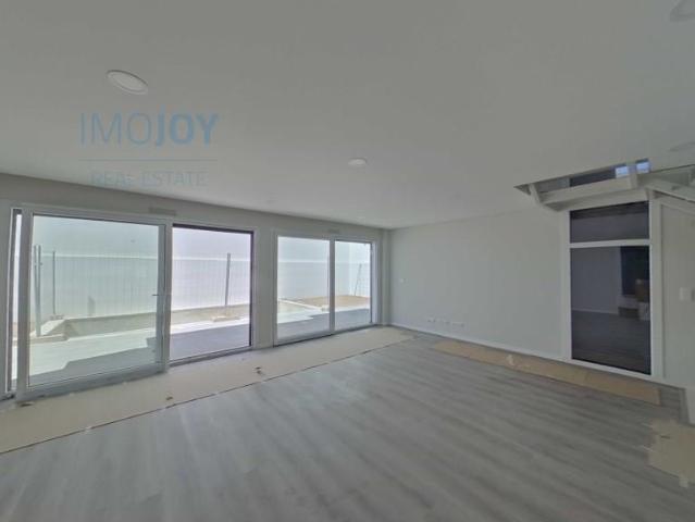 Fantástica Moradia T4 com Jardim e Piscina 171m² São Domingos De Rana