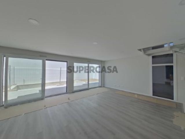 Fantástica Moradia T4 com Jardim e Piscina