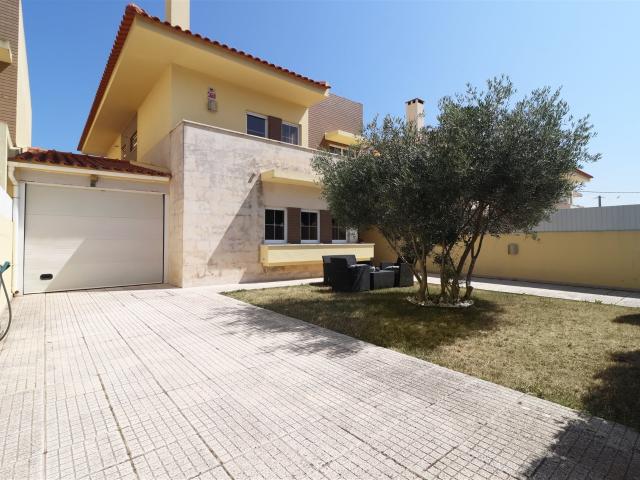 Fantástica moradia T5+1 na Conceição da Abóboda S. Domingos. 230m² São Domingos De Rana