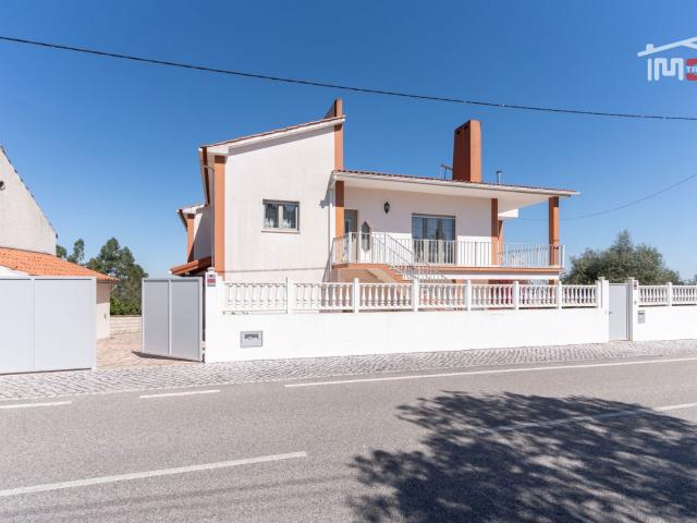 Fantástica Moradia T5 com piscina com 1ha de terreno em Pedreira, Fátima