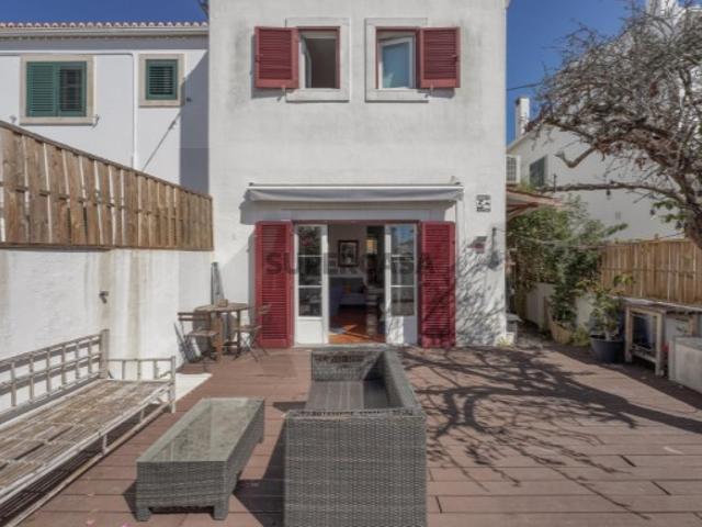 Fantástica Moradia V2+1 em Caselas | Lisboa