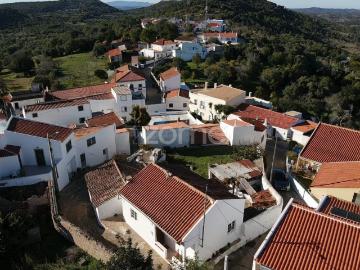 Fantástica Moradia V2, Anexos e Terreno em Santa Magarida, Alte, Loulé