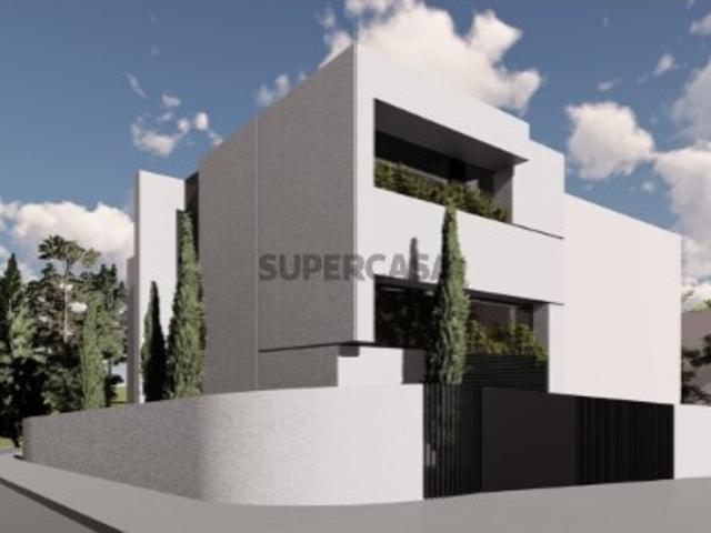 FANTASTICA MORADIA V3, COM 3 FRENTES, 1 SUITE, JARDINS E GARAGEM 2 LUGARES EM GONDOMAR