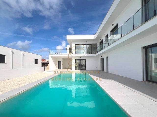 Fantástica Moradia V5 com vista mar e junto às praias na Lou. 378m² da Lourinhã e Atalaia