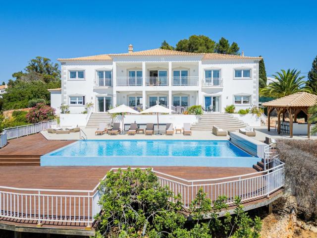 Fantástica Moradia V6+1 c/ Piscina e Campo de Ténis em Monte. 288m² Guia