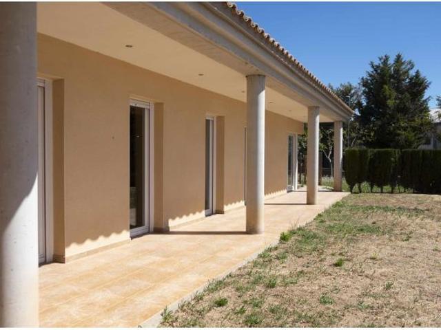 Fantástica torre en venta con jardín en Jorba Urb. Pla de Torruella BCN