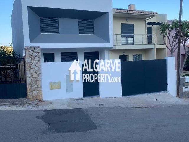 Fantástica V3 de estilo contemporâneo próxima de Vilamoura e Praia em Parragil