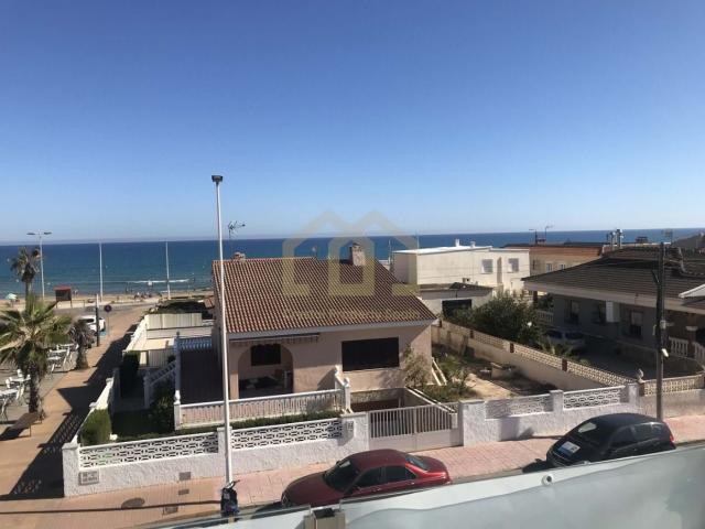 FANTASTICA VILLA MEDITERRANEA A 60 m DE LA PLAYA Y CON VISTAS AL MAR!