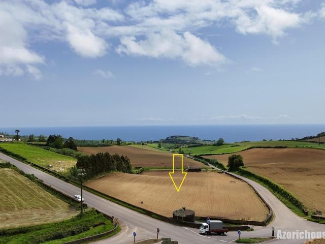 Fantástica Vista panorâmica Mar e serra