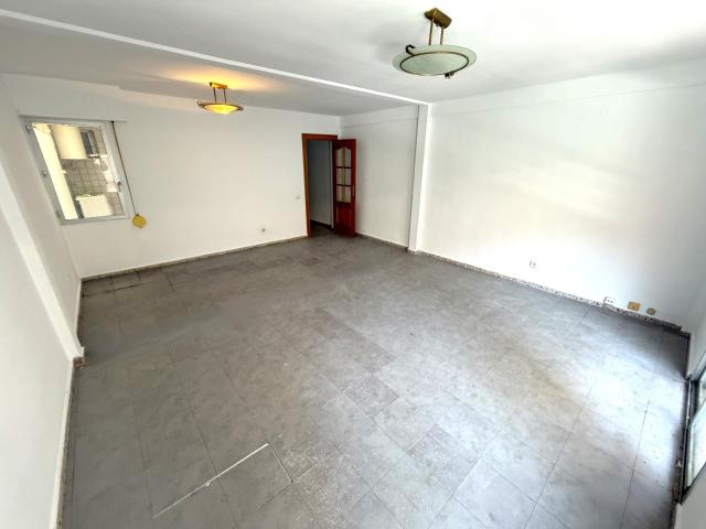 Fantástica vivienda con tres dormitorios y dos patios en Los Ángeles