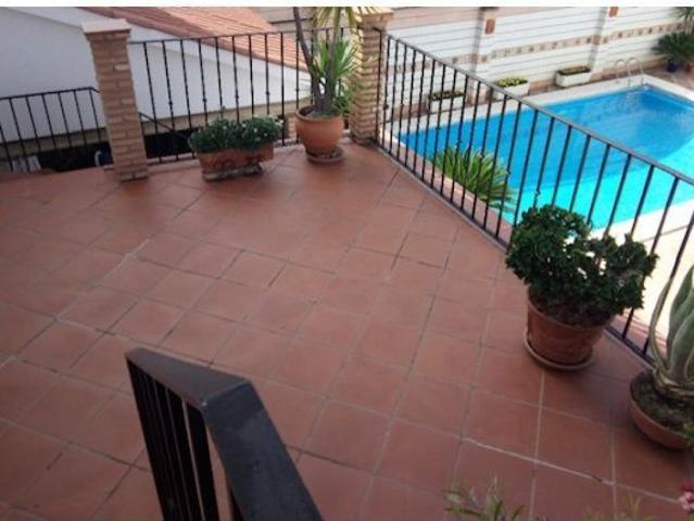 FANTÁSTICA VIVIENDA CON PISCINA
