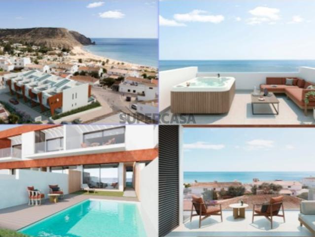Fantásticas Moradias V3 triplex, com Exclusividade e Luxo, com piscina e Jacuzzi, a 200m da praia, na Praia da Luz Lagos