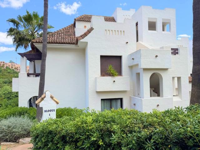 Fantástico Ático Con Preciosas Vistas. Ubicado en una cuidad. 118m² La Duquesa