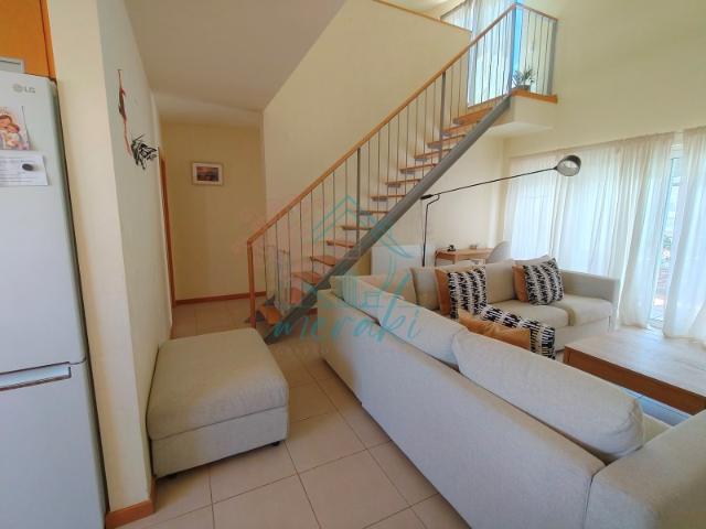 Fantástico apartamento com piscina e garagem