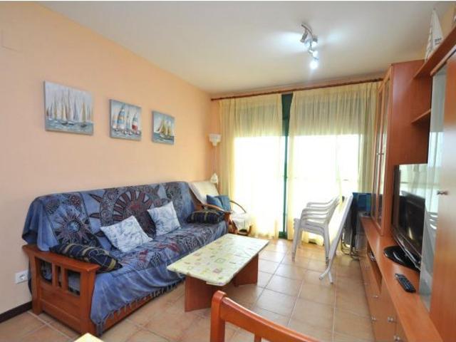 Fantástico Apartamento de 2 Dormitorios Dobles, Cocina Comedor, Terraza y Parking