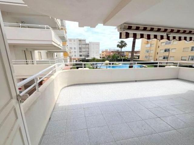 FANTÁSTICO APARTAMENTO EN PLAYA DE XERACO CON AMPLIA TERRAZA, GARAJE, TENIS.