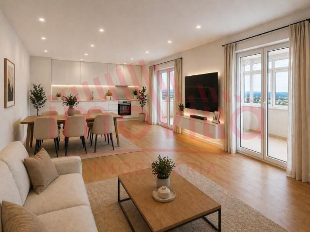 Fantástico Apartamento T4 Totalmente Remodelado no Centro da Póvoa de Varzim