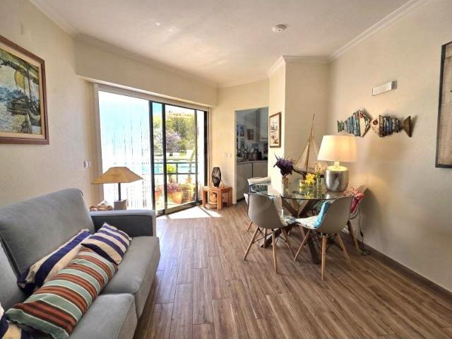 Fantástico Apartamento T1+1 com Terraço na Marina de Vilamou. 70m² Quarteira