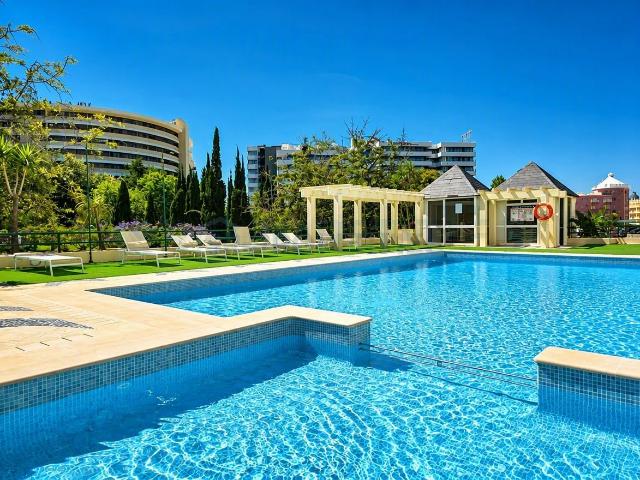 Fantástico Apartamento T1+1 com Terraço na Marina de Vilamou. 75m² Quarteira