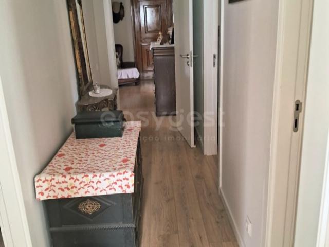 Fantástico Apartamento T2 Totalmente Remodelado no Coração da Cidade de Chaves