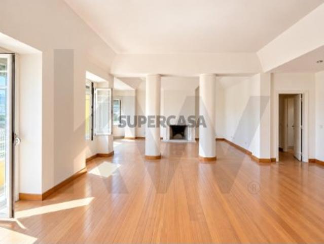 Fantástico apartamento T3 na Rua Rodrigo da Fonseca