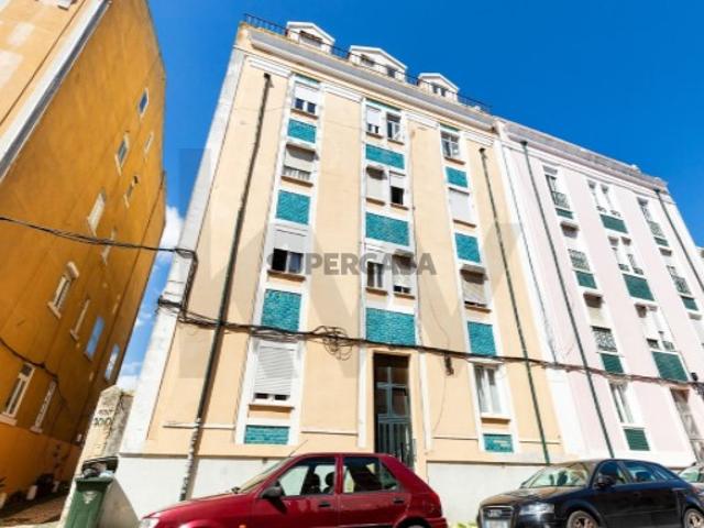 T3 em Campolide com Licença de Alojamento Local AL Oportunidade Única de Investimento