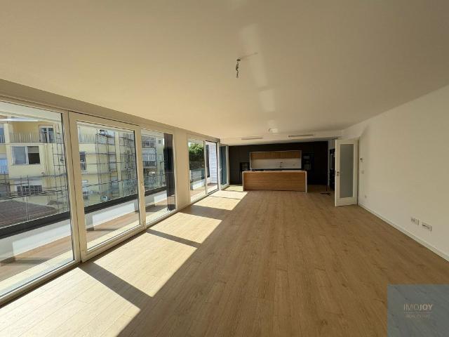Fantástico Apartamento T3 Perto da Praia da Parede, Cascais 207m² Carcavelos e Parede