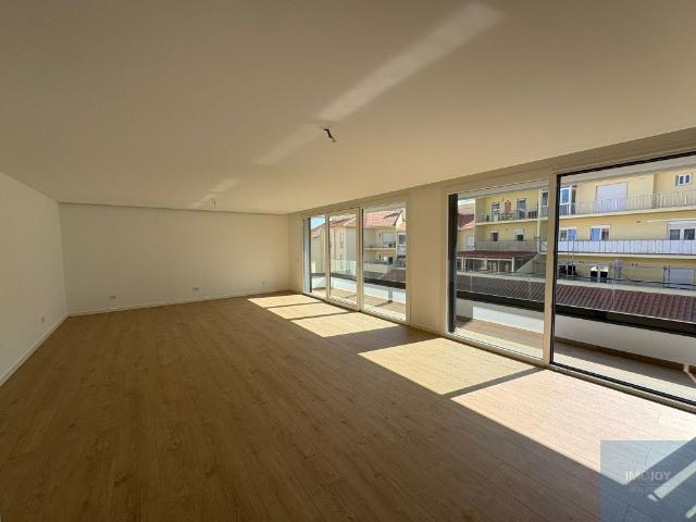 Fantástico Apartamento T3 Perto da Praia da Parede, Cascais 228m² Carcavelos e Parede